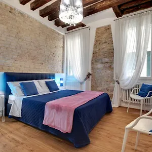 Charming Castello By Wonderful Italy , Βενετία Ιταλία